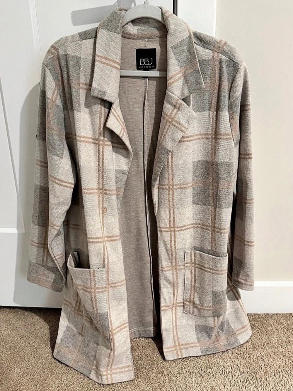 BBJ Los Angeles Plaid Blazer in Gray & Cream